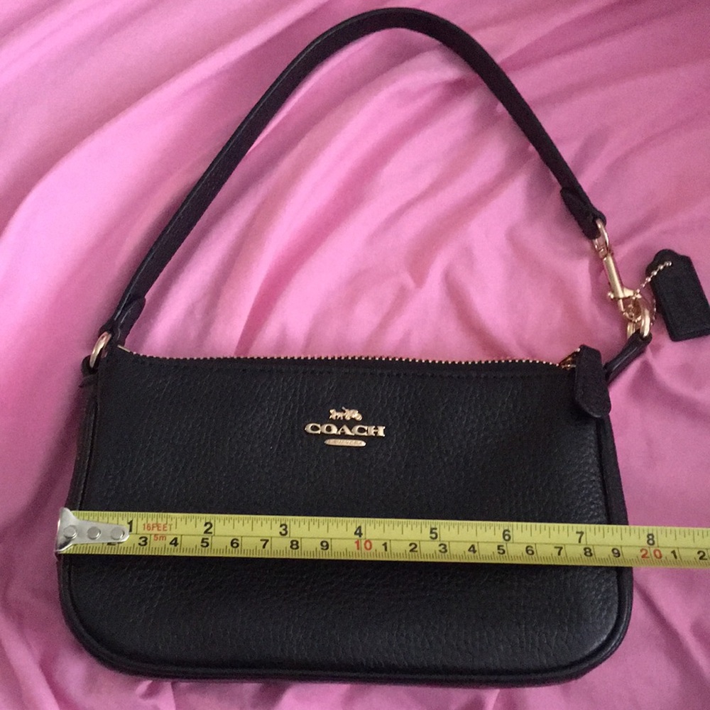 Coach Nolita 19